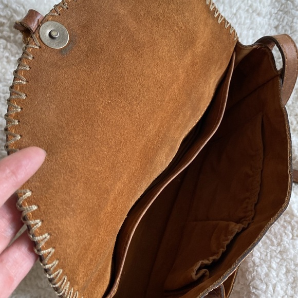 Patricia Nash Beaumont flap crossbody - Picture 3 of 4